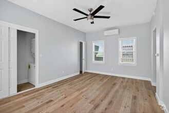Building Photo - 1711 E Appleton St