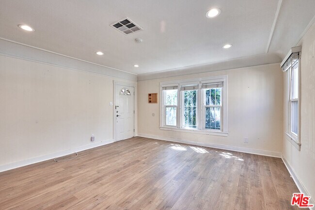 Foto del edificio - 942 S Lucerne Blvd