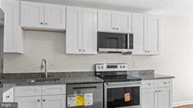 Building Photo - 18531 Bay Leaf Way