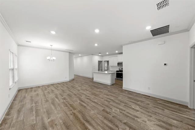 Foto del edificio - 560 Oak Crk Dr