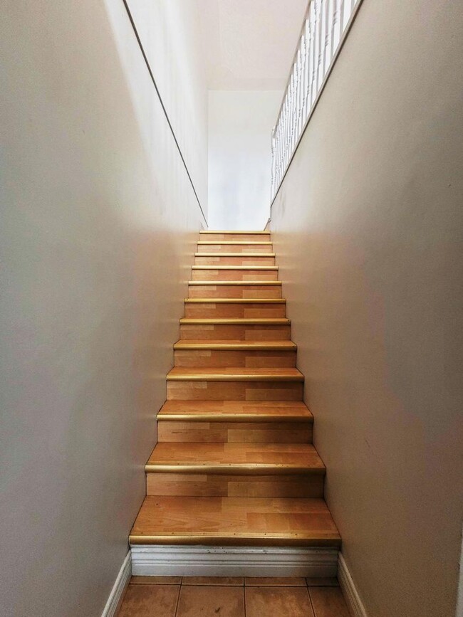 Building Photo - 3 bedroom in Prince George BC V2L 2V7