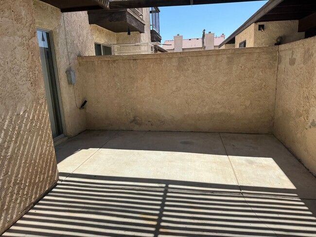 Building Photo - Visa Del Valle Townhome with Community Poo...