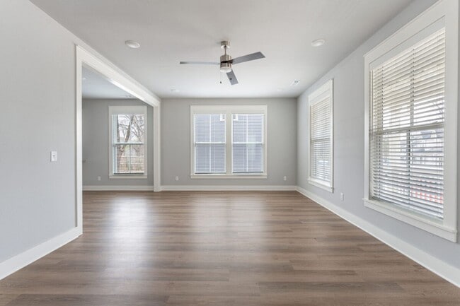 Foto del edificio - New 3 BR/3 Bath Home