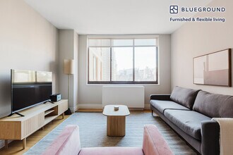 Building Photo - 155 E 31st St