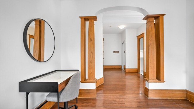 Building Photo - 5555 Rue Saint-Urbain
