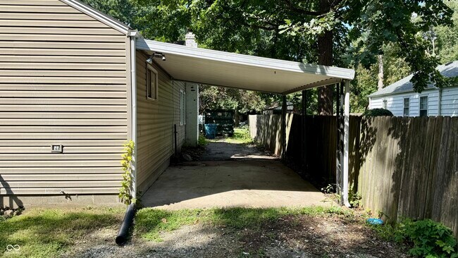 Foto del edificio - 2215 Durham Dr
