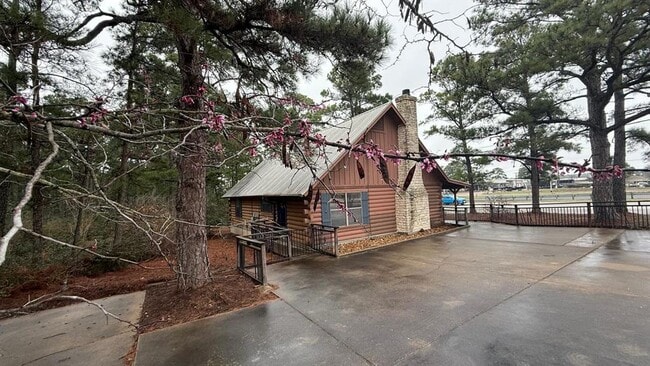 Building Photo - 3851 State Hwy 71