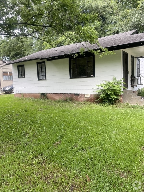 Building Photo - 406 Roland St