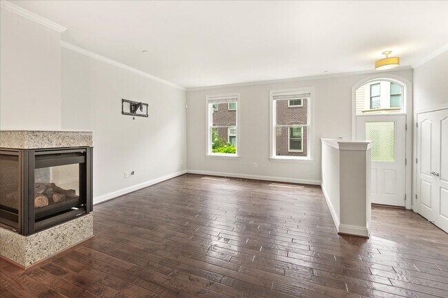 Living Room - 6 Maxwell Sq
