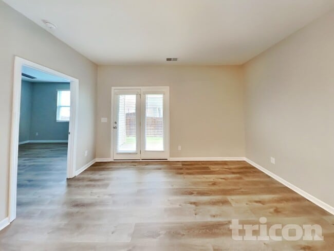 Foto del edificio - 338 Victory Cir