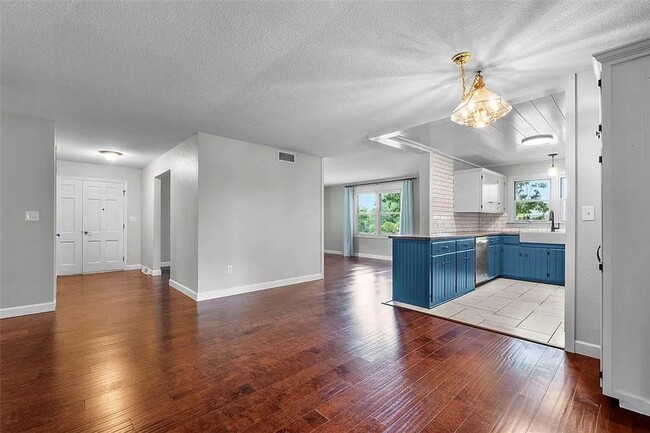 Building Photo - Updated Home In Cape Girardeau