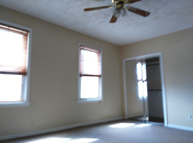 Building Photo - 31 La Grange St