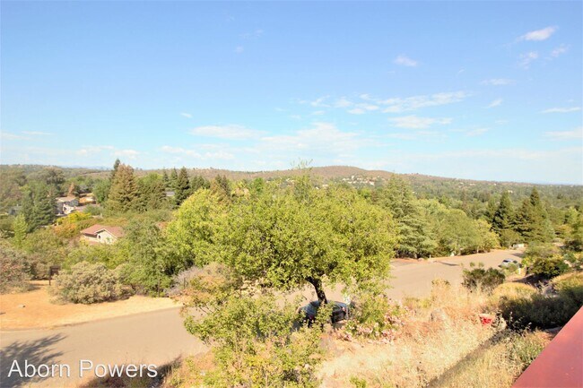 Building Photo - 3 br, 2 bath House - 2952 Pasada Road