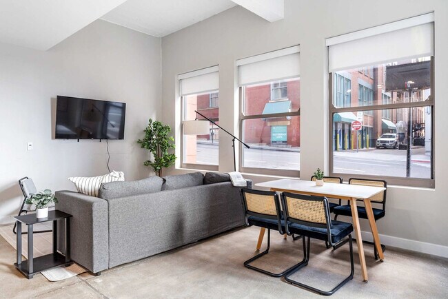 Building Photo - 205 W 4th St