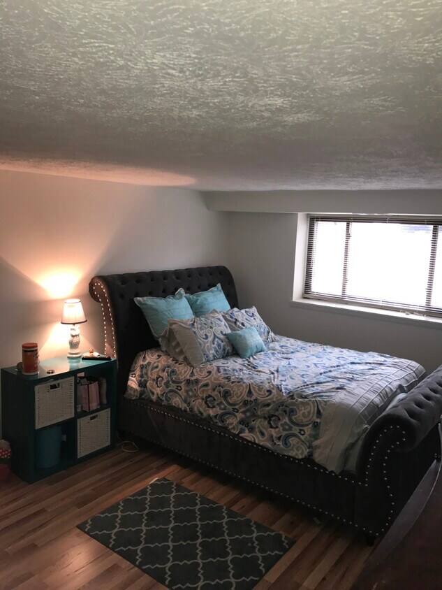 Bedroom - 3005 Garden Apartment Dr