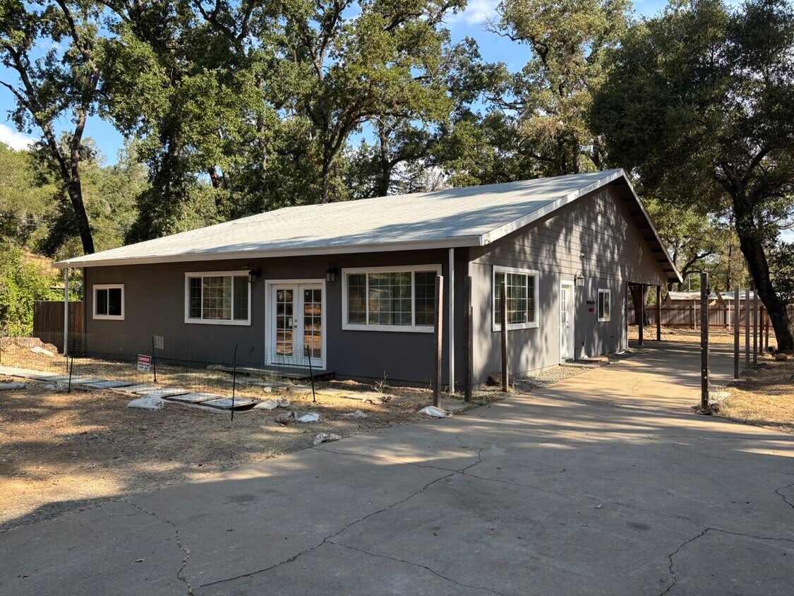 Primary Photo - 3303 N Shingle Rd