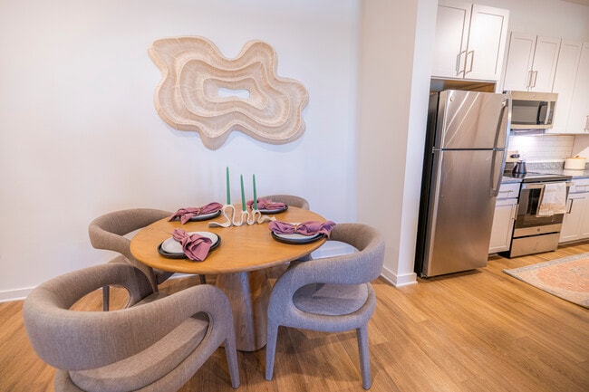 Comedor - The Leo Loso Apartments
