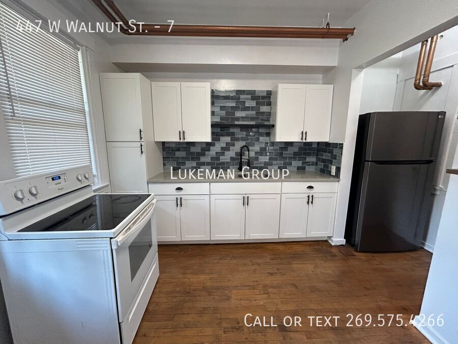 Primary Photo - 447 W Walnut St