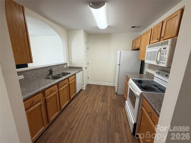 Foto del edificio - 7499 Bluff Point Ln