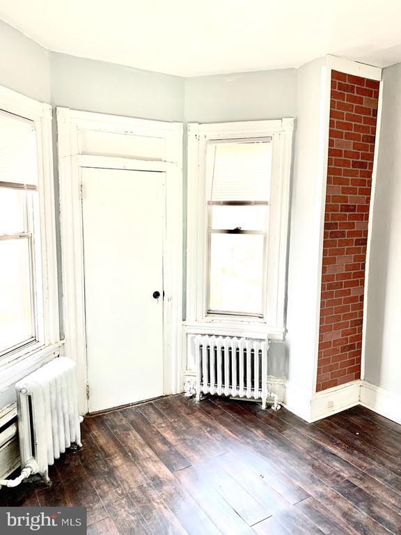 Building Photo - 5229 Walnut St