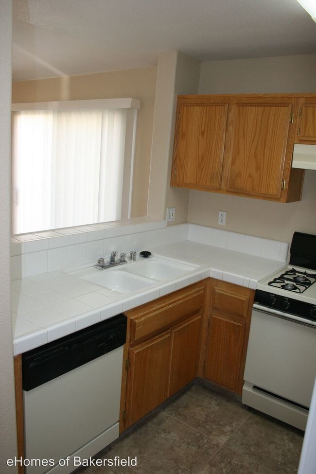 Foto del edificio - 4404 Pebble Creek Dr