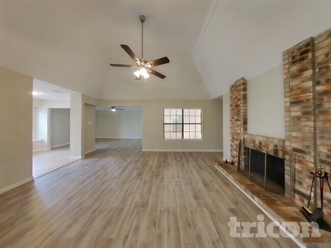 Foto del edificio - 1029 Twin Falls Dr