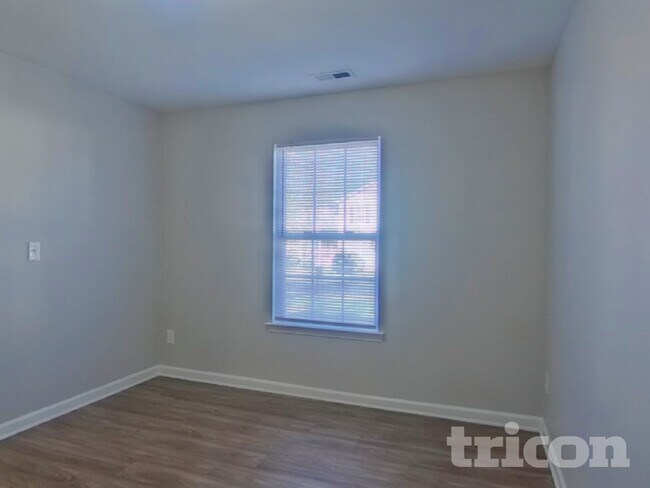 Building Photo - 2008 Pheasant Glen Rd