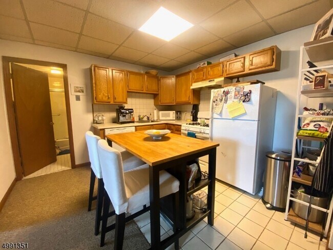 Building Photo - 17 Waverly Pl