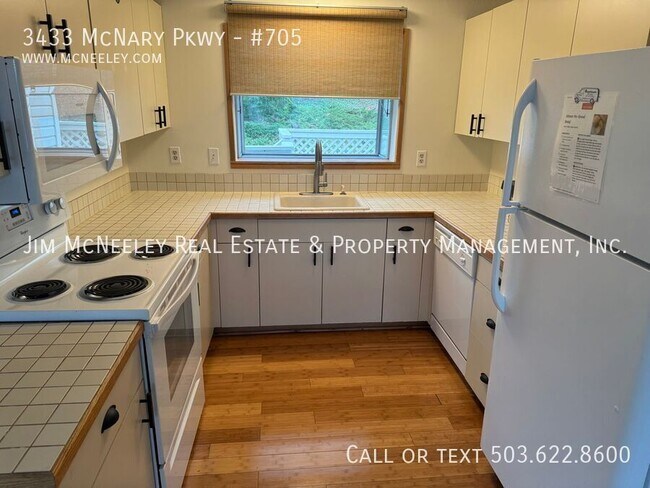 Foto del edificio - 3433 McNary Pkwy