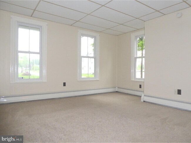 Building Photo - 3840 Nottingham Way
