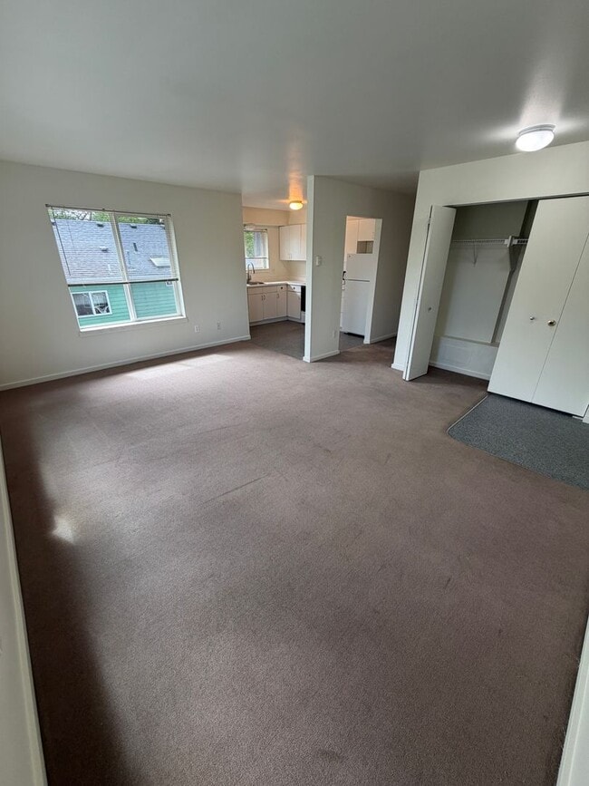 Building Photo - (560) 21st Street Duplex - 2 Bedroom / 2 Bathroom