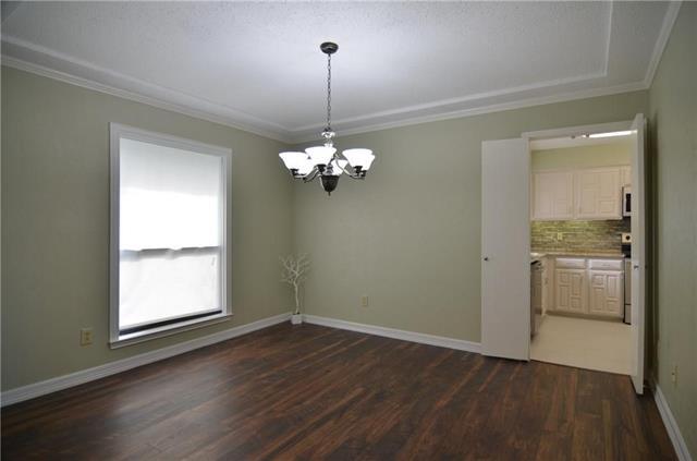 Building Photo - 1703 Mayflower Dr