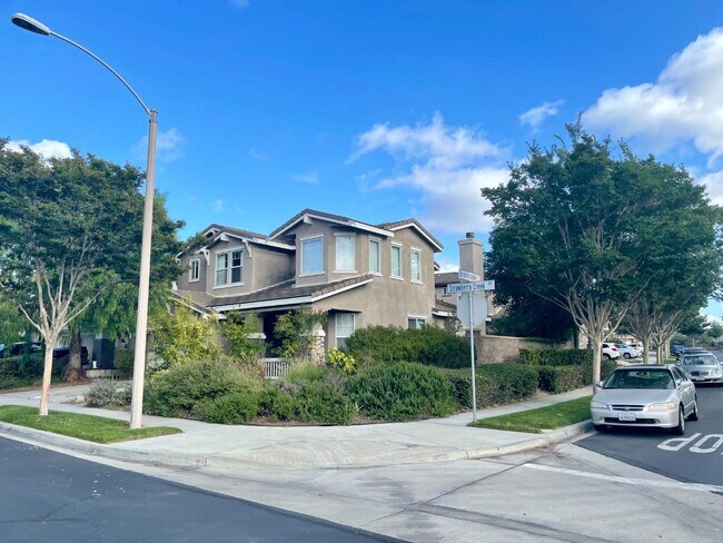 Foto del edificio - 1046 Strawberry Creek St