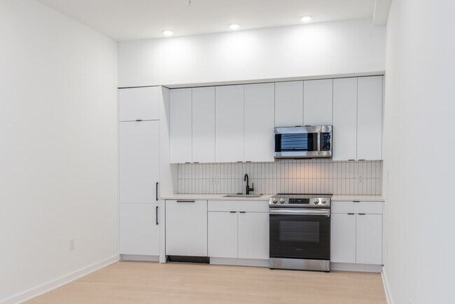 Building Photo - 2414 Frankford Ave