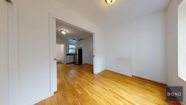 Foto del edificio - 441 W 51st St