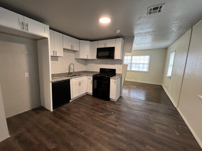 Foto del edificio - 3200 SE 16th St