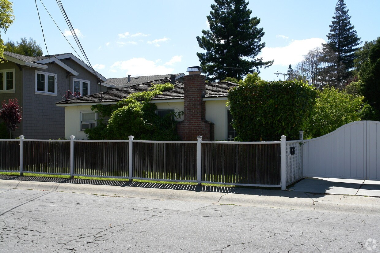Foto del edificio - 1025-1027 Florence Ln