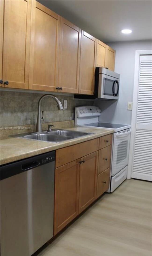 Photo - 210 Lakeview Dr Apartment