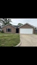Building Photo - 3713 Devonaire Dr