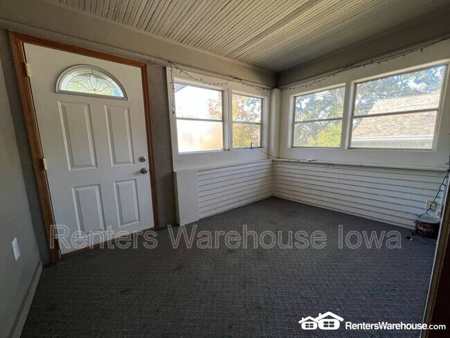 Building Photo - 2614 Woodland Ave