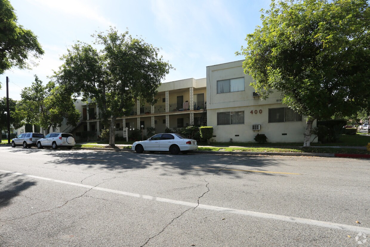 Foto del edificio - 400 E Stocker St