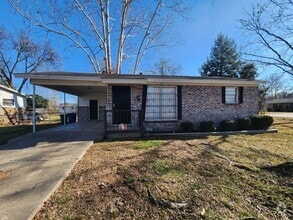 Building Photo - 100 Blenden Dr