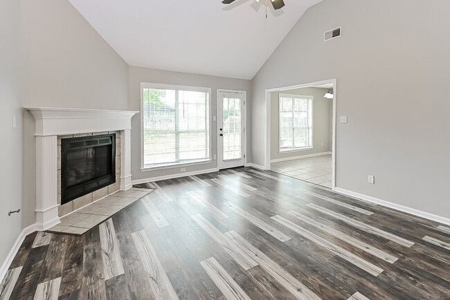 Building Photo - 1439 Clockshop Dr