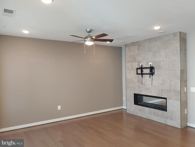 Foto del edificio - 13430 Arrowbrook Centre Dr