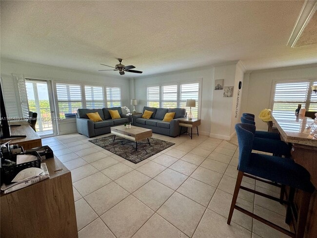 Foto del edificio - 10777 W Sample Rd
