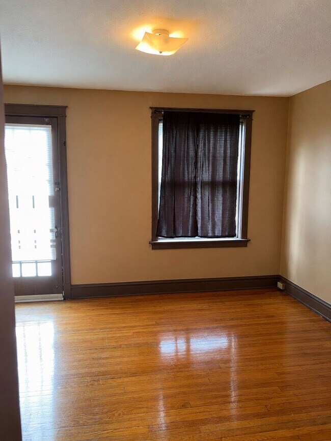 Foto del edificio - 5107 S Broadway St