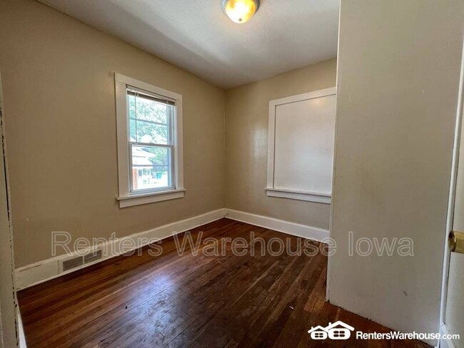 Building Photo - 3113 E Washington Ave