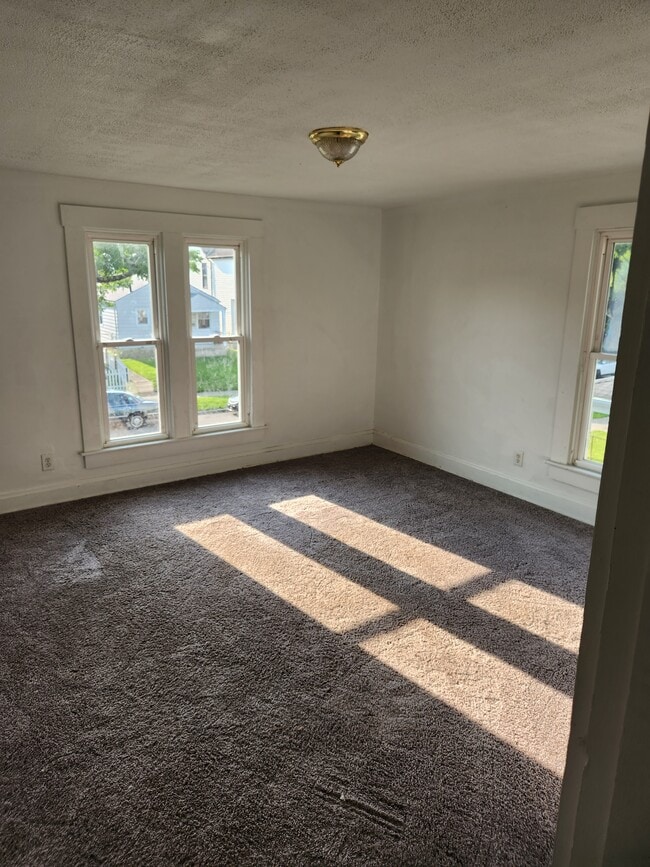 Master bedroom - 175 Progress Ave