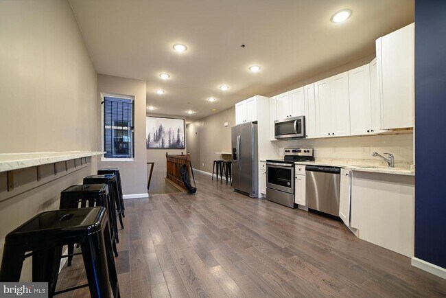 Building Photo - 1848 N 16th St