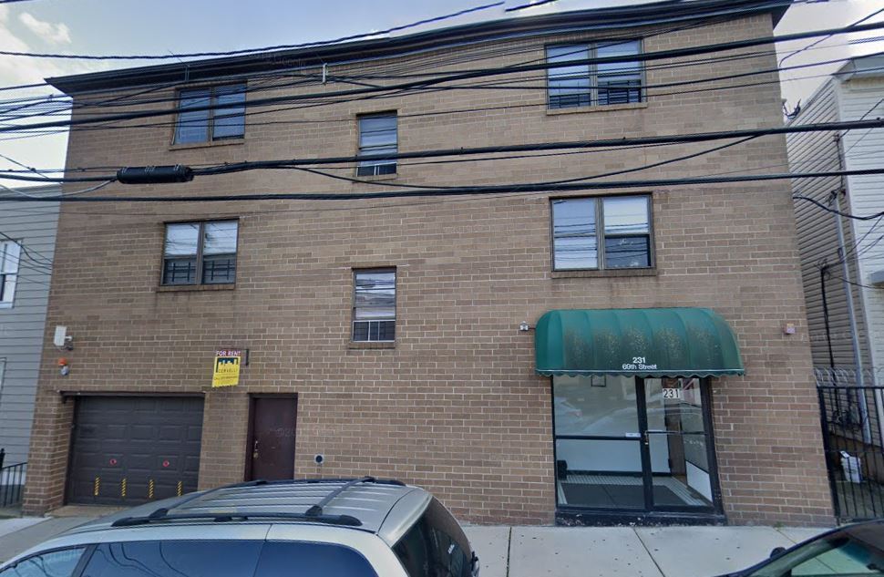 Primary Photo - 231 69th St